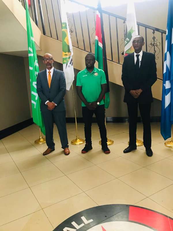 من الاجتماع 