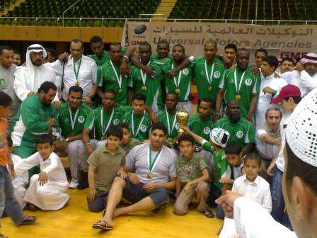 الاهلي يحتفل بالنخبة (موقع النادي الأهلي)