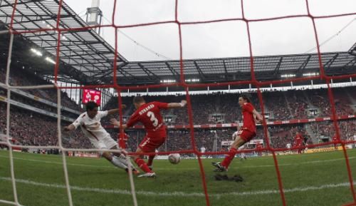 2011-02-132011-02-13t154235z_01_ina13_rtridsp_3_soccer-germany_reuters