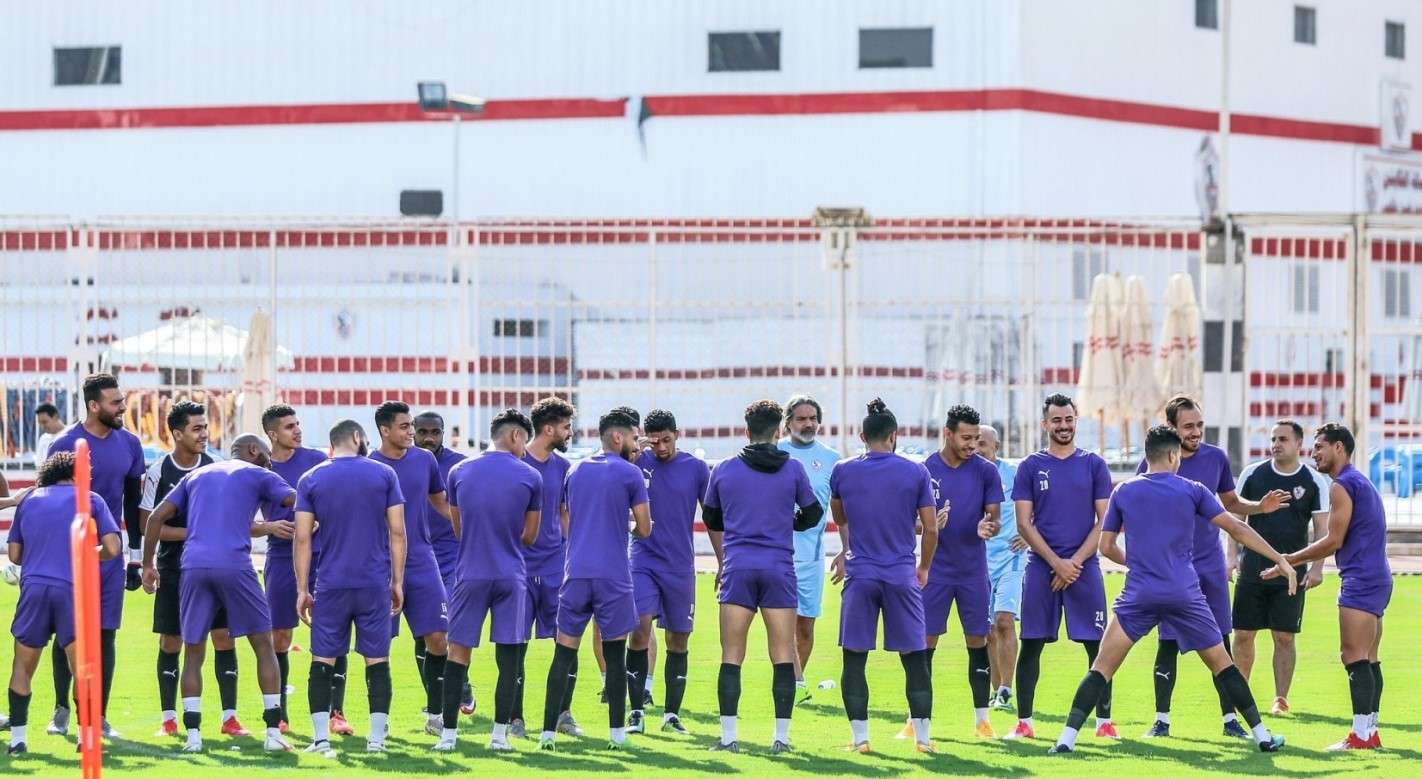 طارق حامد مع لاعبي الزمالك