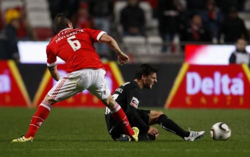 2011-02-132011-02-13t194433z_01_rfm02_rtridsp_3_soccer-europe-portugal_reuters
