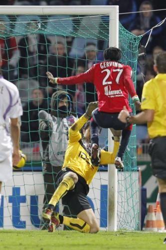 2011-02-132011-02-13t205452z_01_pr06_rtridsp_3_soccer-france_reuters