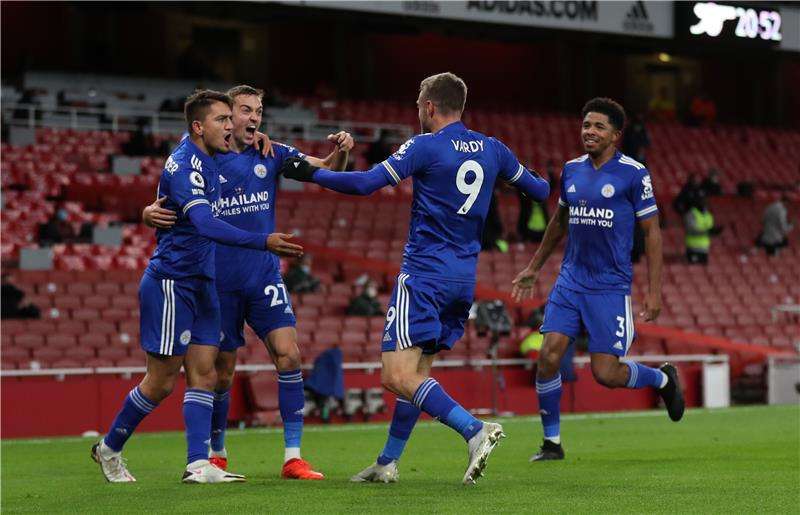 فاردي مع زملائه