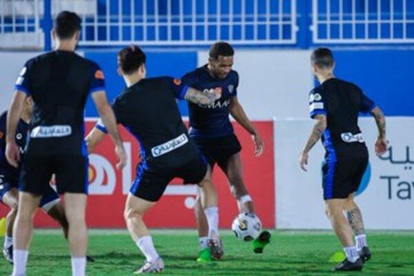 لاعبو الهلال