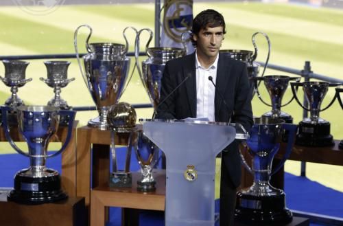 2010-07-26t140932z_01_jmg11_rtridsp_3_soccer-spain-raul_reuters