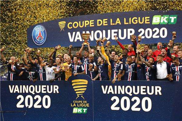 من تتويج باريس بكأس الرابطة