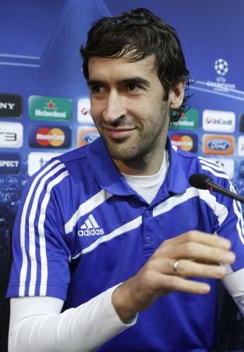 2011-02-142011-02-14t180019z_01_hjk14_rtridsp_3_soccer-champions_reuters