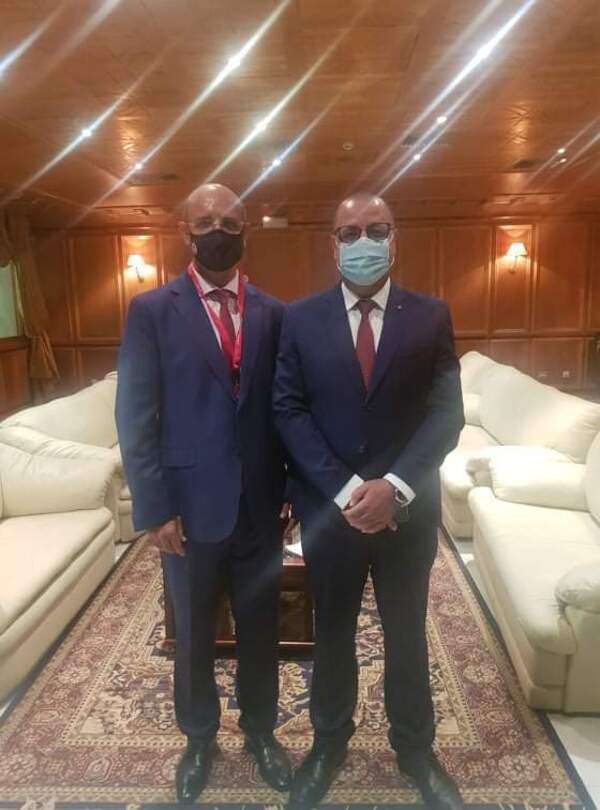 الفالح مع رئيس الحكومة التونسية