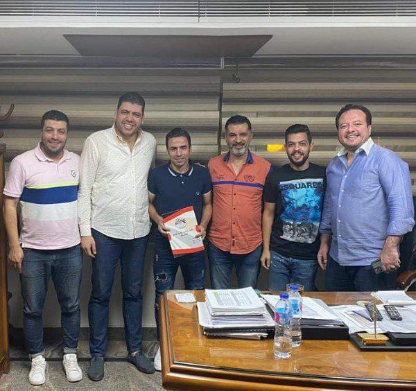 بعد توقيع العقود