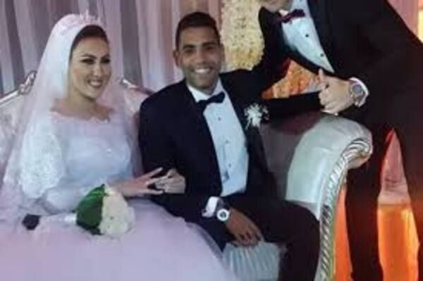  مؤمن زكريا وزوجته