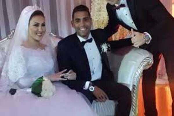  مؤمن زكريا وزوجته