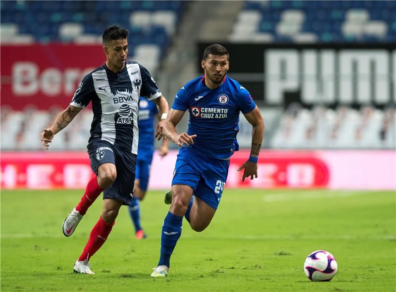 من لقاء مونتيري وكروز ازول