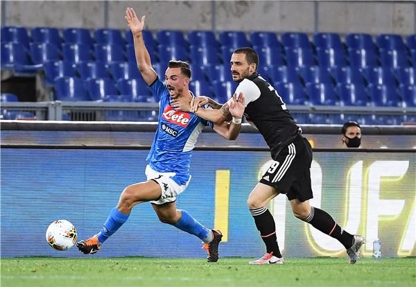 نابولي ويوفنتوس - أرشيفية