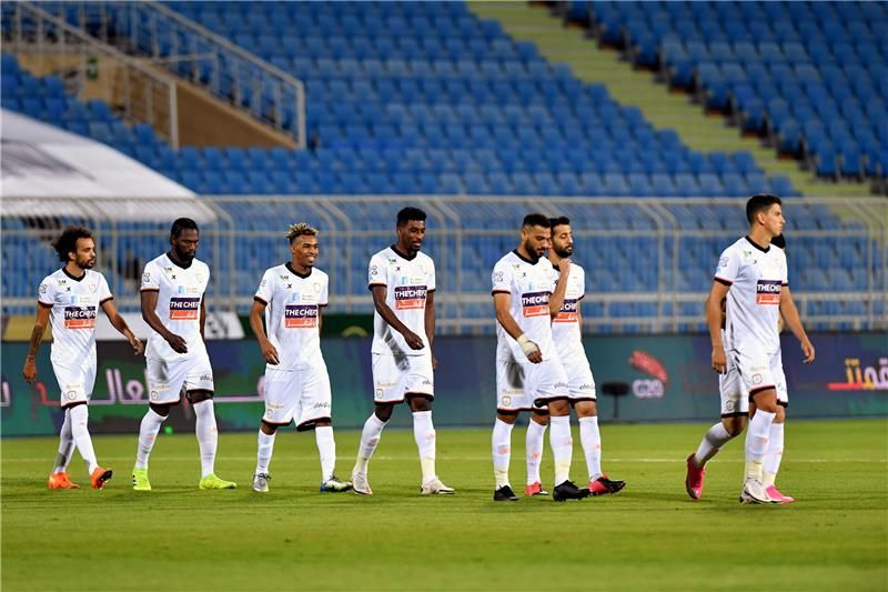 لاعبو الشباب 