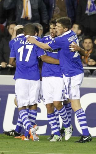2011-02-152011-02-15t212421z_01_mad511_rtridsp_3_soccer-champions_reuters