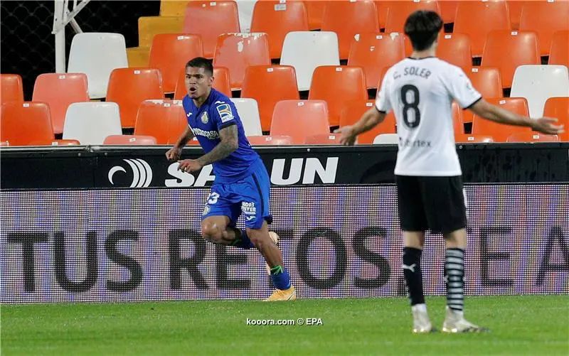 ?i=epa%2fsoccer%2f2020-11%2f2020-11-01%2f2020-11-01-08792119_epa