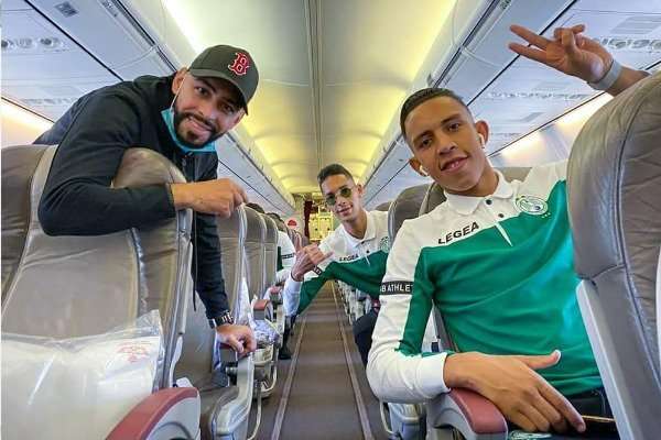 بانون في رحلة الرجاء