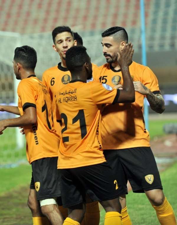 لاعبو القادسية 