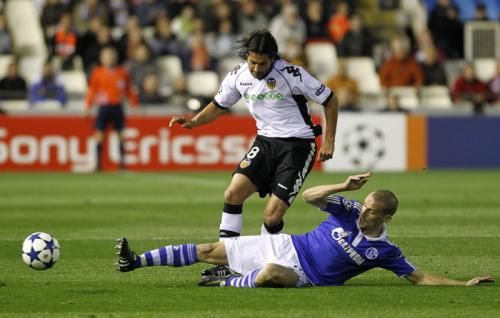 2011-02-152011-02-15t201211z_01_mad501_rtridsp_3_soccer-champions_reuters