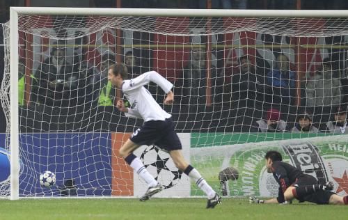 2011-02-152011-02-15t215724z_01_mil117_rtridsp_3_soccer-champions_reuters