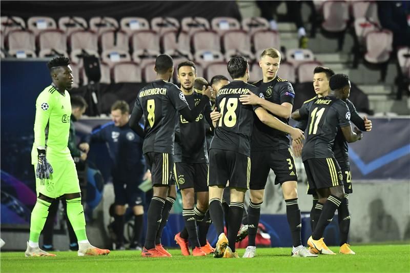 فرحة لاعبي أياكس