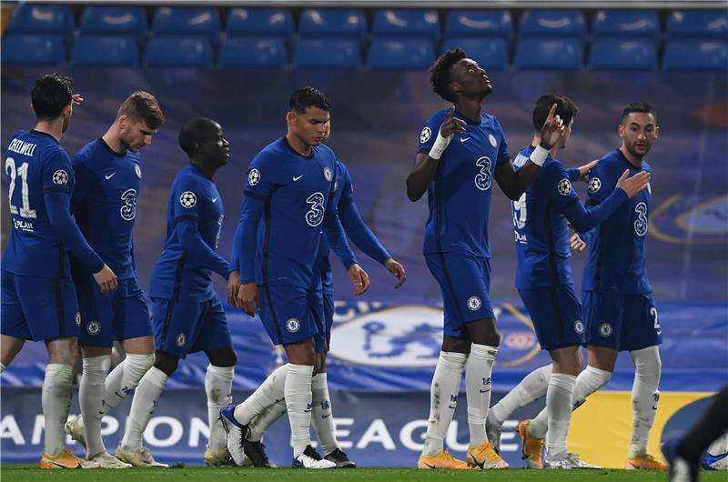 لاعبو تشيلسي يحتفلون