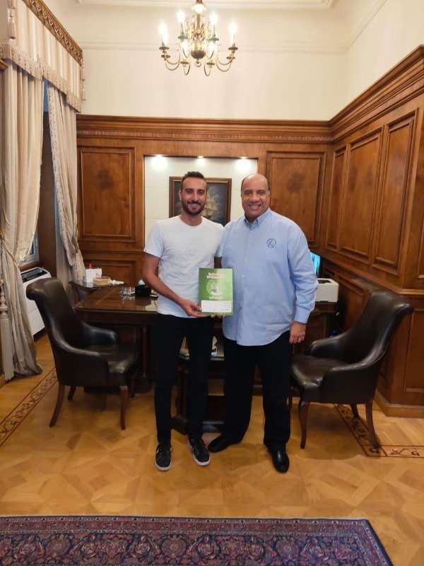 من التوقيع مع الصفقات الجديدة