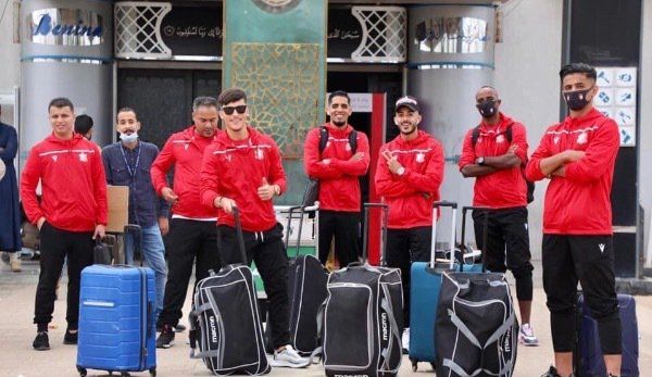 بعثة الأهلي بنغازي في المطار