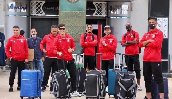 بعثة الأهلي بنغازي في المطار