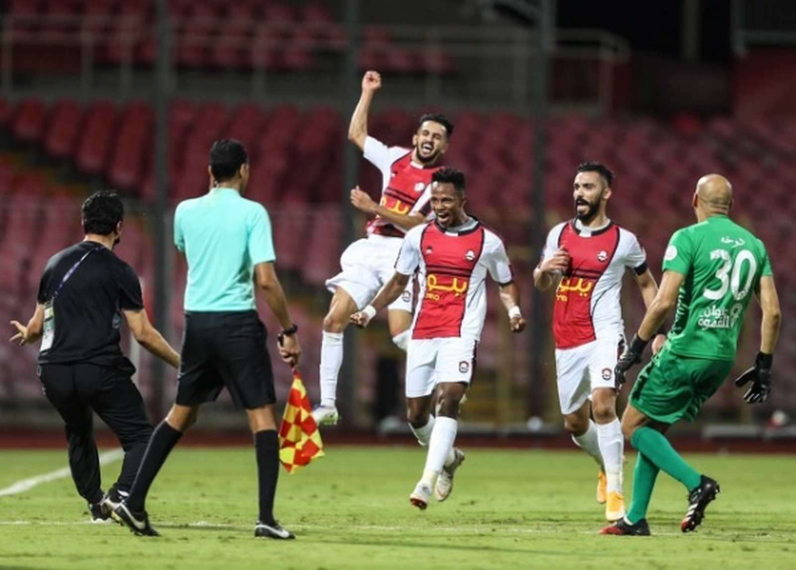 فرحة لاعبي الرائد