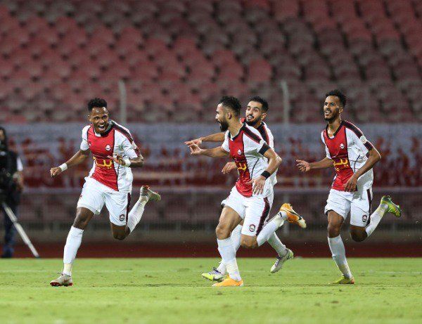 عبد الفتاح آدم 