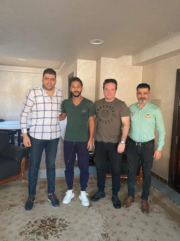 بعد توقيع العقود