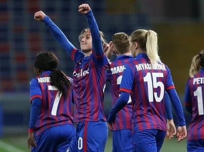 لاعبات سيسكا موسكو بعد الانتصار على ريازان