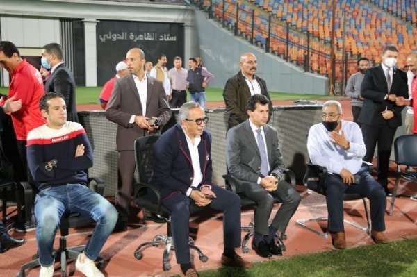 وزير الرياضة والجنايني