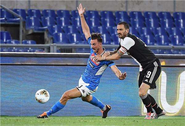 يوفنتوس ونابولي