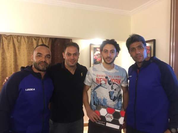 بعد توقيع العقود