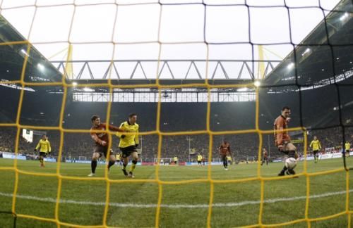 2011-02-192011-02-19t163843z_01_ina18_rtridsp_3_soccer-germany_reuters