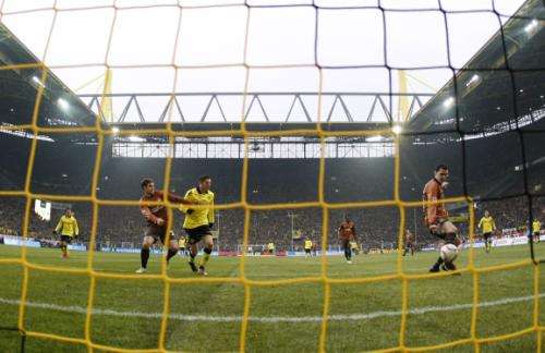 2011-02-192011-02-19t163843z_01_ina18_rtridsp_3_soccer-germany_reuters