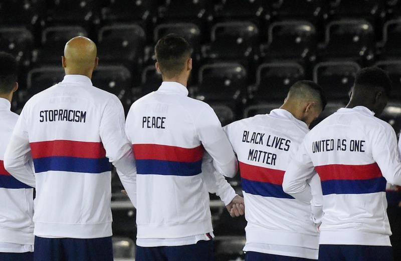 قبل بداية اللقاء