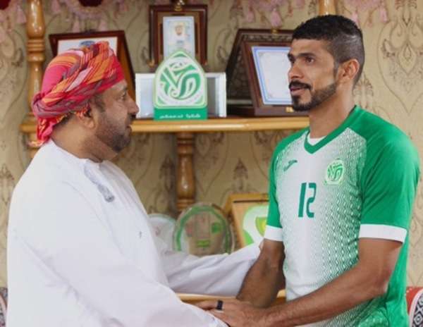 جانب من جلسة توقيع الرزيقي 