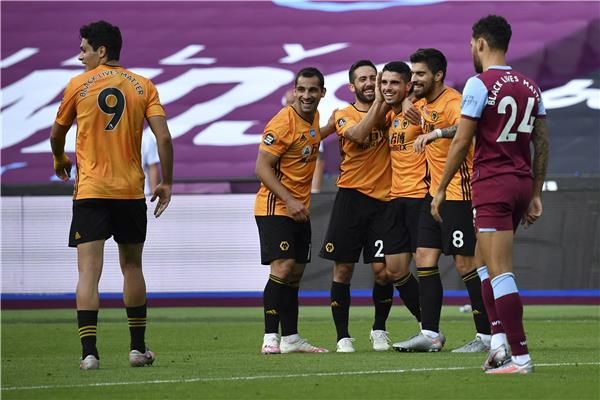 لاعبو وولفرهامبتون