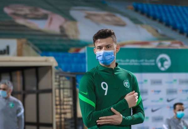 الأخضر يستأنف تدريباته