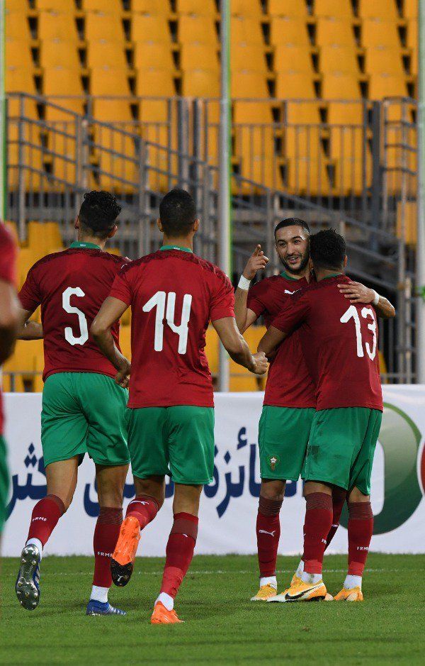 فرحة لاعبي المغرب بهدف زياش