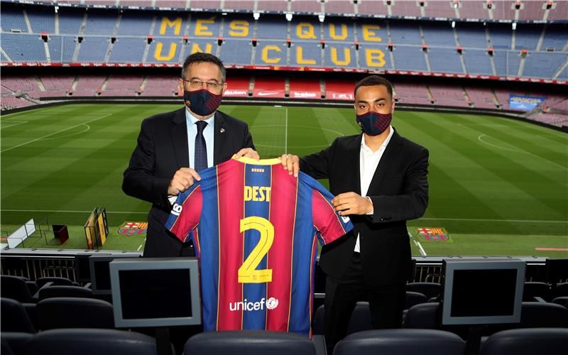 من تقديم برشلونة لدست