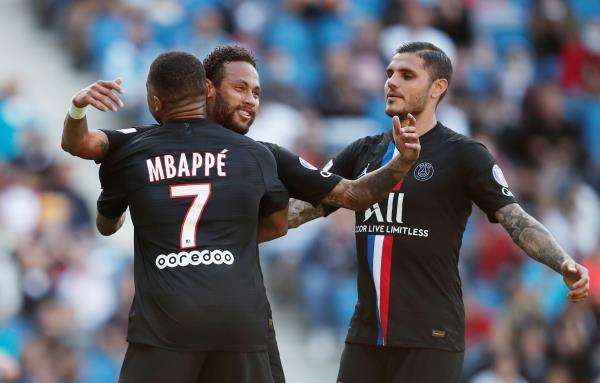 لاعبو باريس سان جيرمان