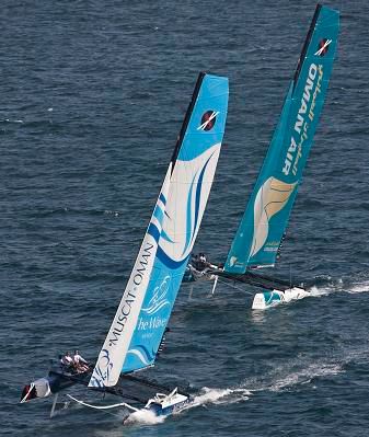 الموج مسقط بالصدارة