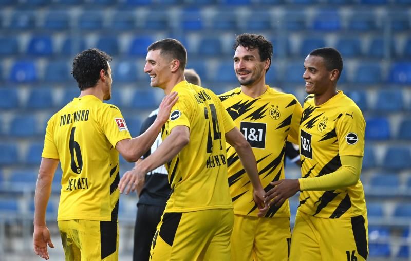 لاعبو بوروسيا دورتموند 