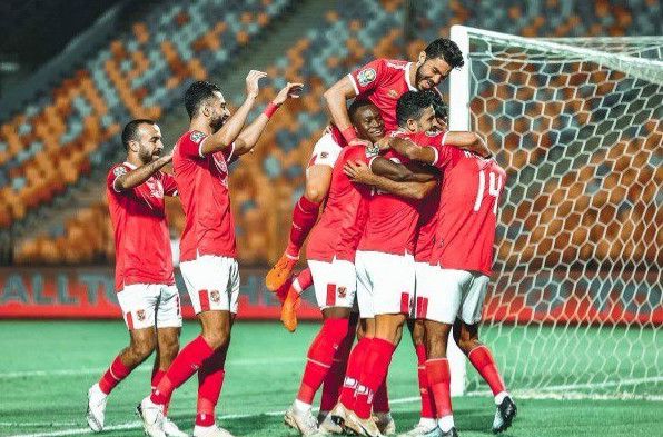 لاعبو الأهلي