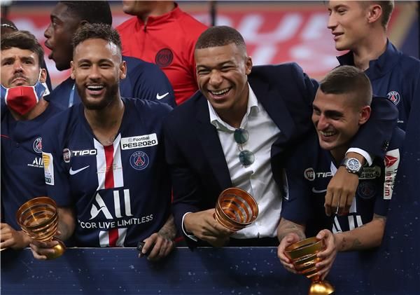 لاعبو باريس