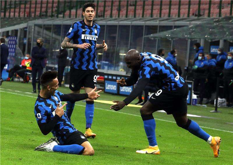 لوكاكو ولاوتارو